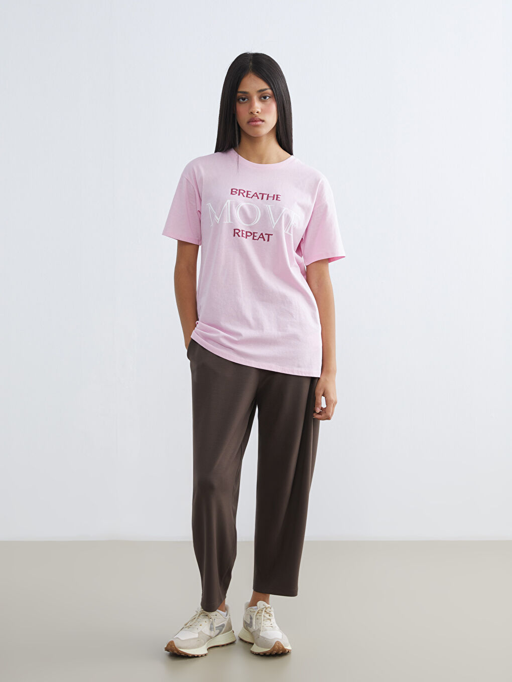 تیشێرتی وەرزشی په‌مه‌یی ژن-1