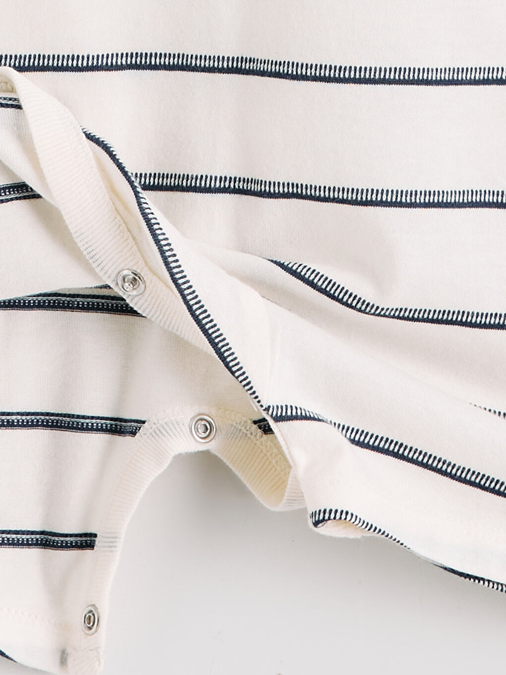 Ekru Çizgili Kısa Kollu Erkek Bebek Tulum-3