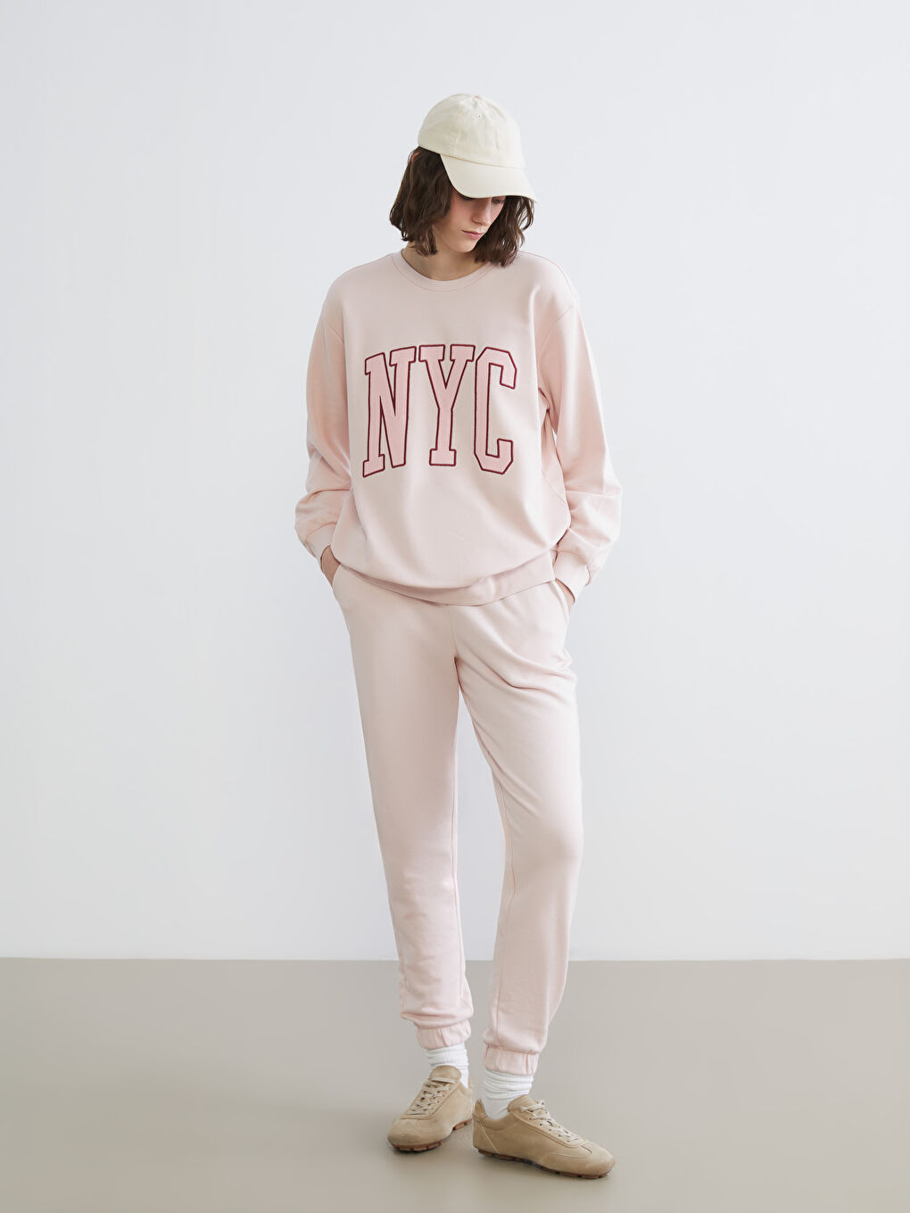 Дамски джогър панталони с еластичен колан