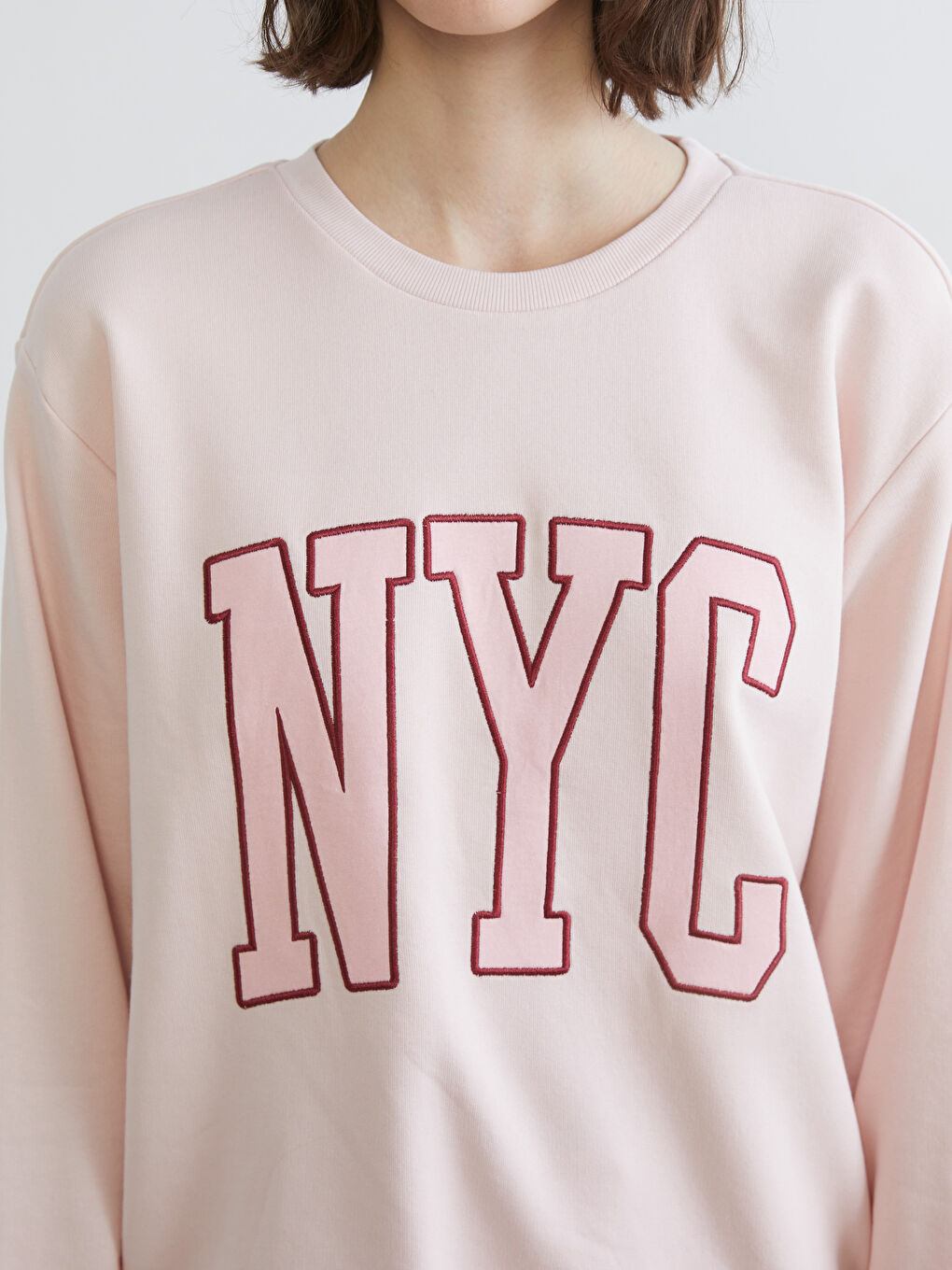 Дамски суитшърт с бродерия NYC, с широк силует-2