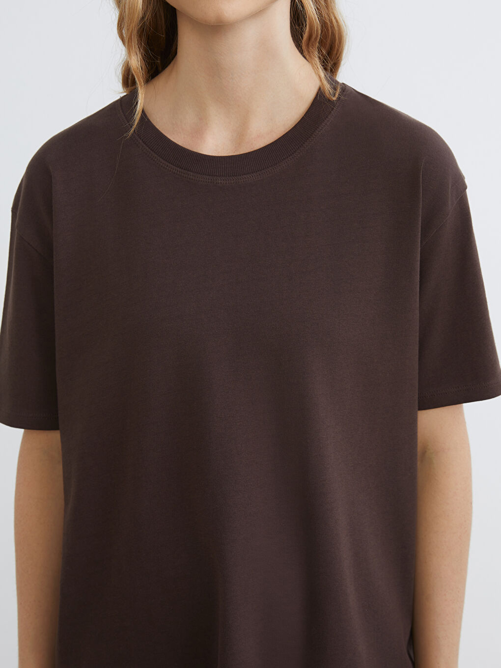 Футболка с круглым вырезом для женщин-2