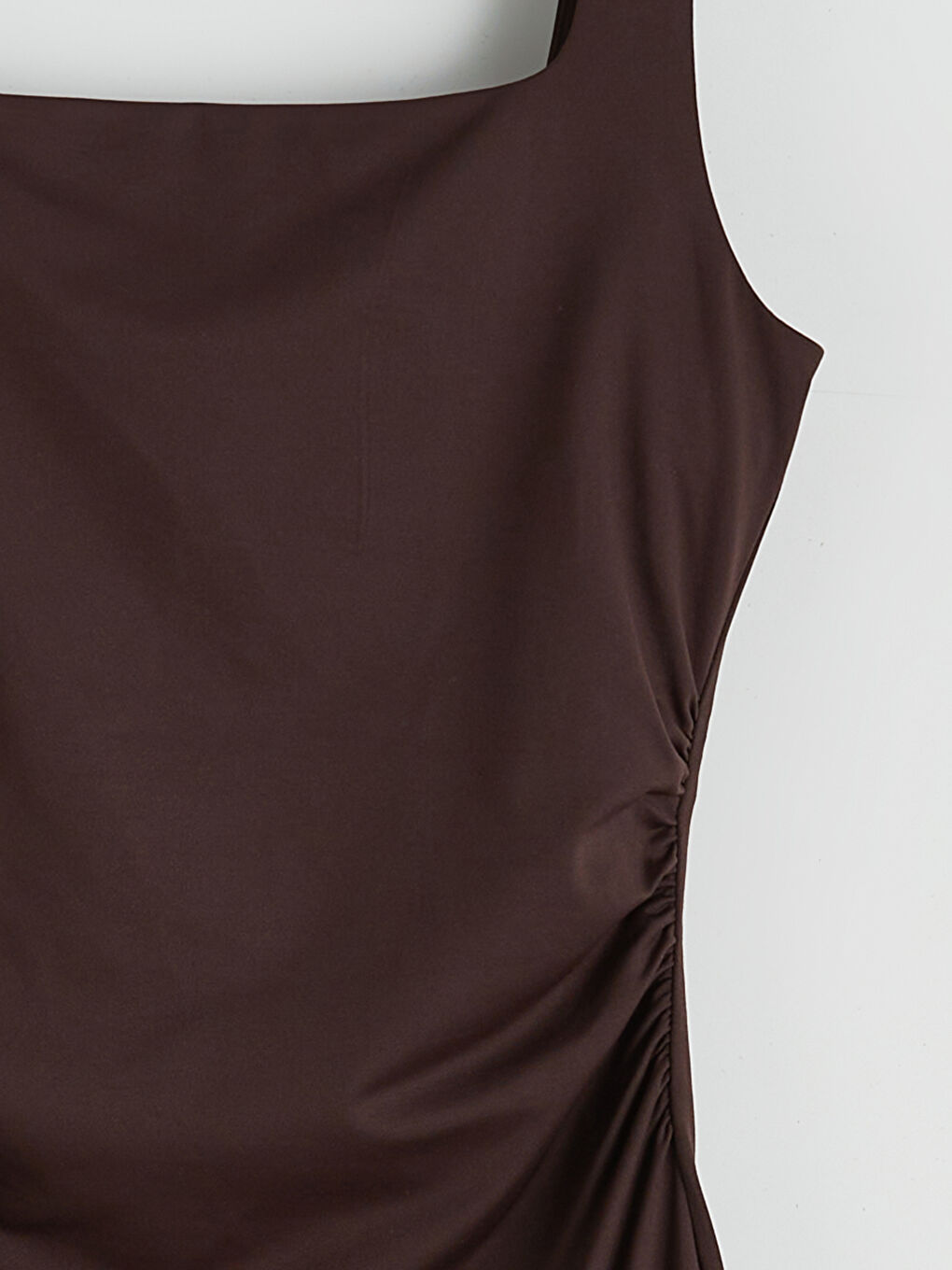 Платье с квадратным вырезом и сборками, облегающее-5