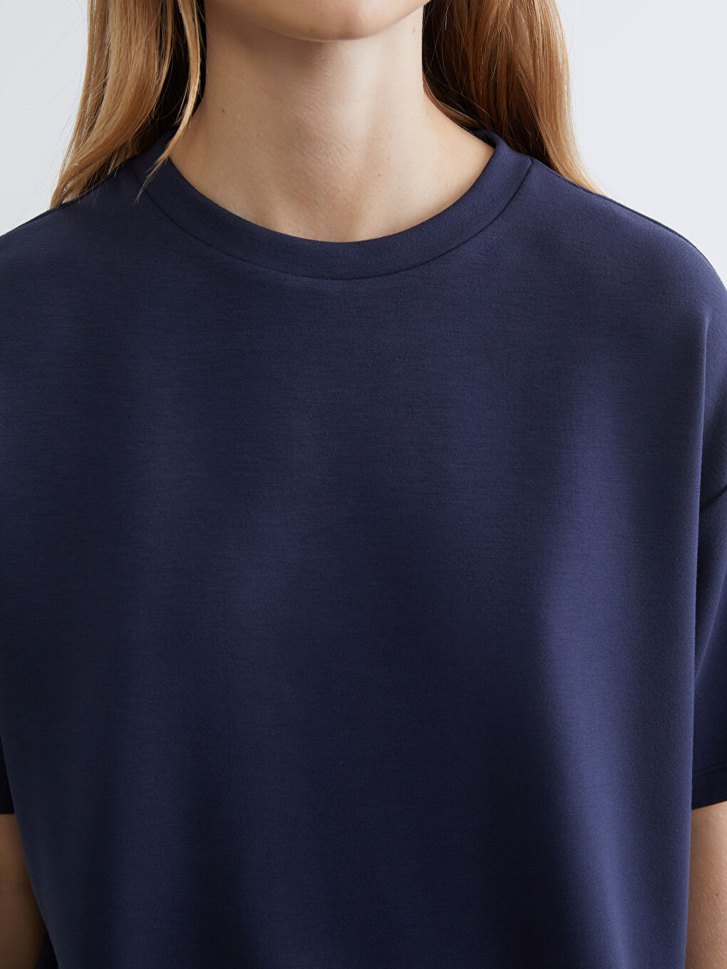 Жұмсақ жанасымды оверсайз футболка.-2