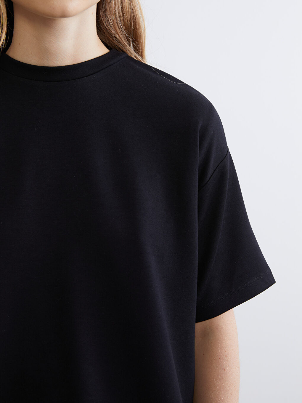 Жұмсақ жанасымды оверсайз футболка.-2