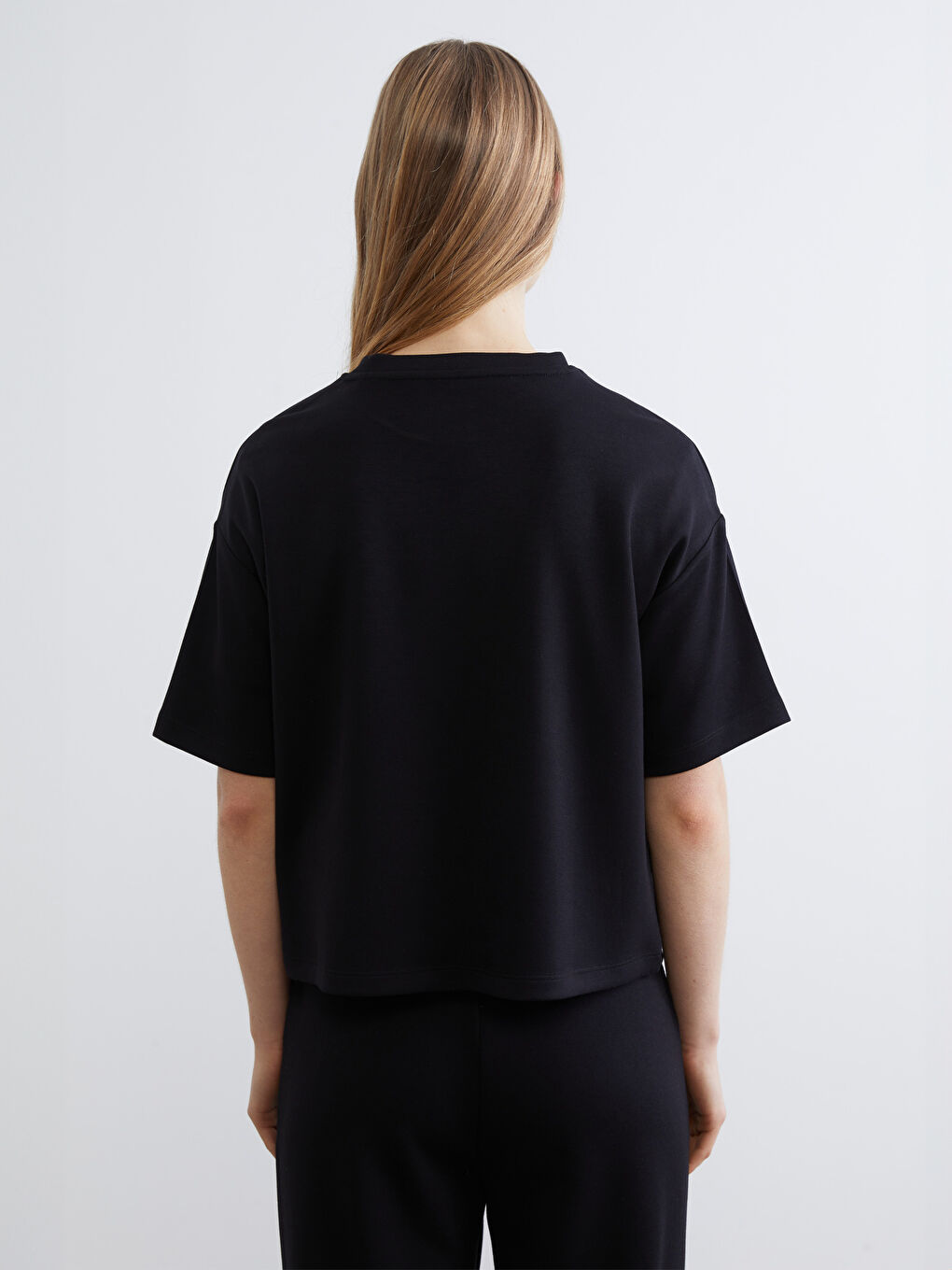 Жұмсақ жанасымды оверсайз футболка.-3