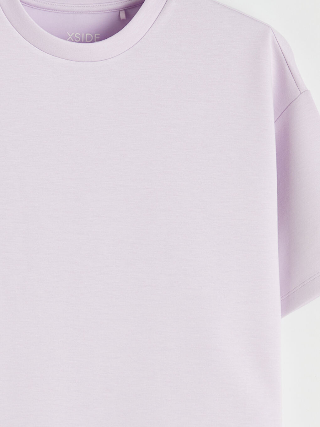 Непринуден стил се среща с върховен комфорт в нашата Oversize тениска Soft Touch.-5