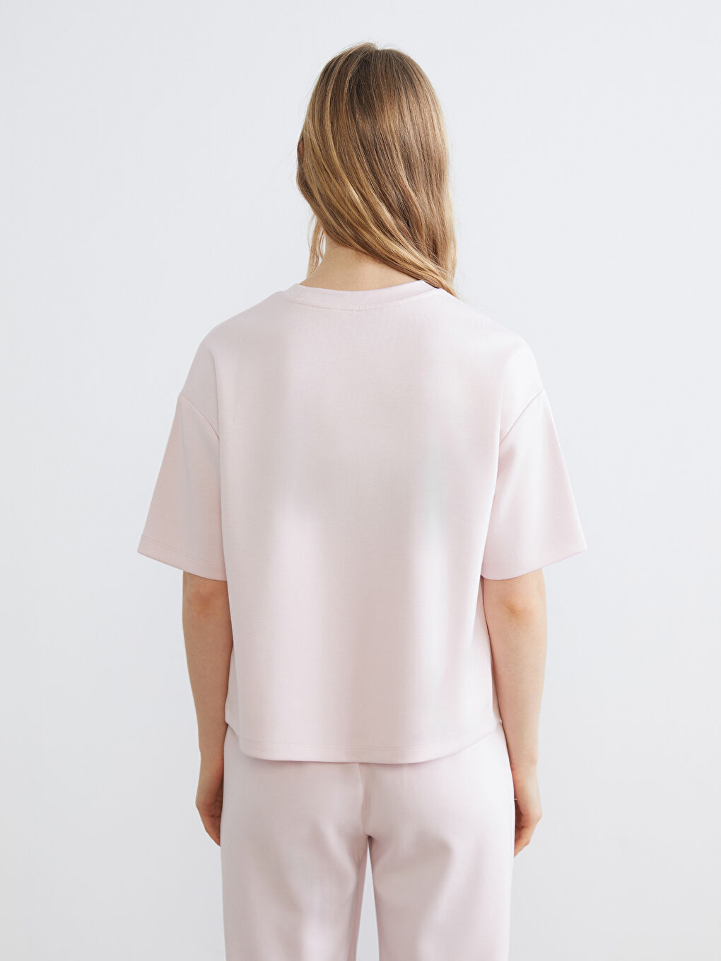 Women's crew neck oversized soft touch t-shirt.-3