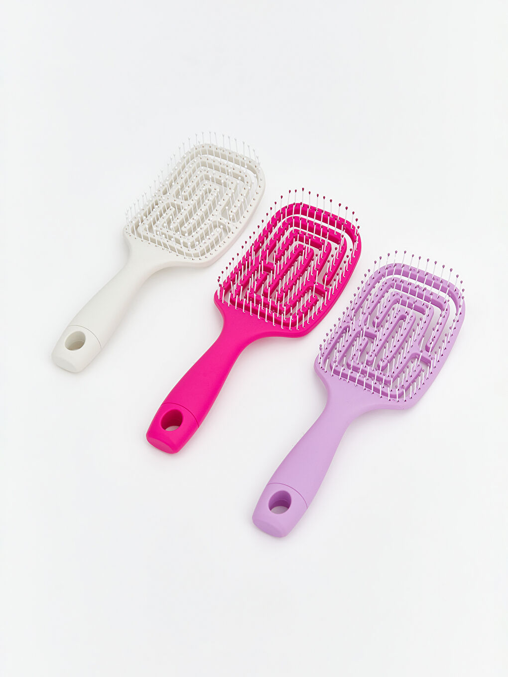 مشط الشعر خليط من الألوان