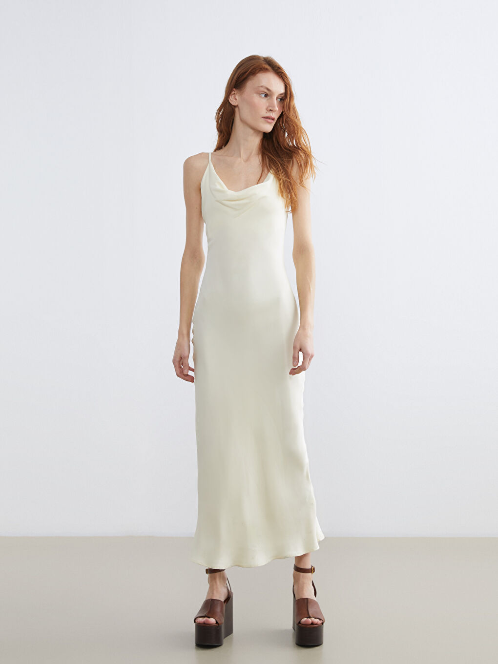 Женщины Бежевый Платье