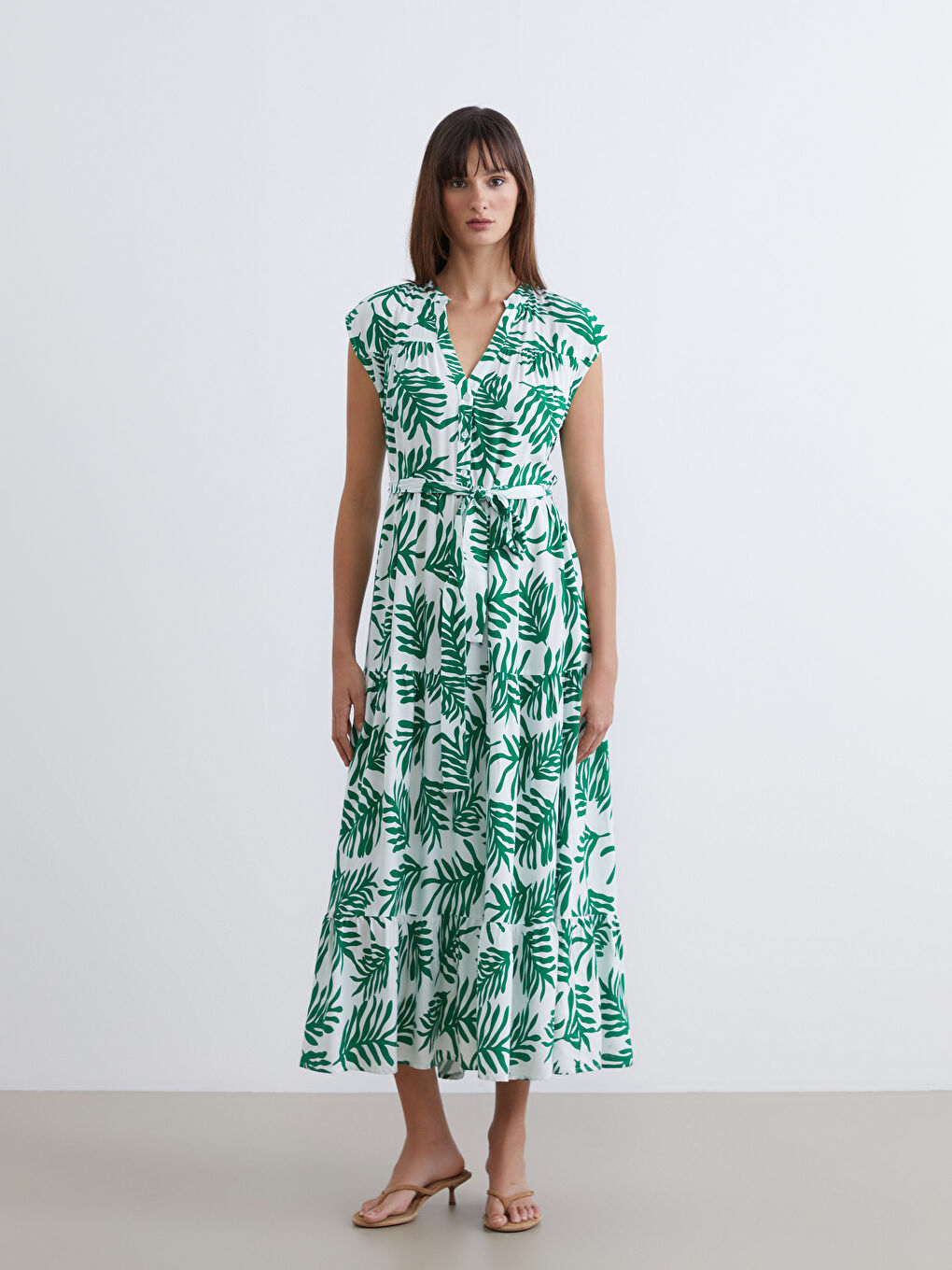 Yeşil Kaçık Yaka Desenli Beli Kuşaklı Elbise