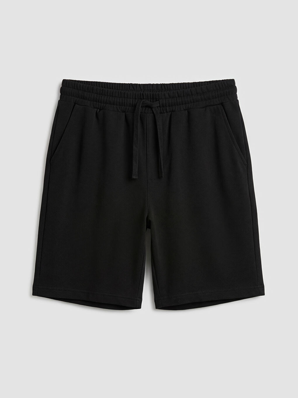 شورت رجالي بقصّة عادية