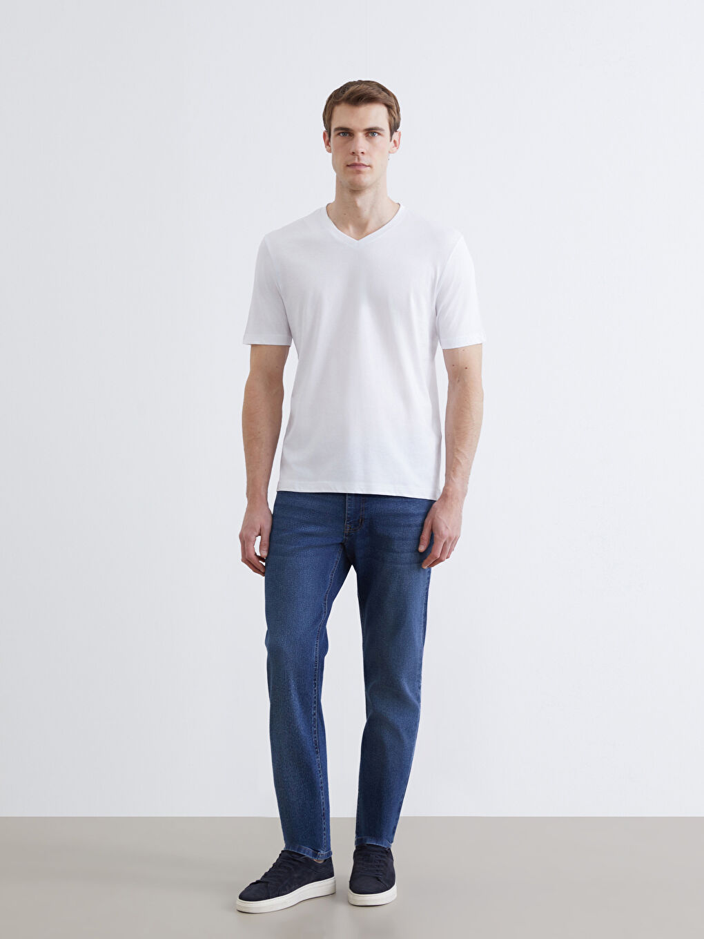 მამაკაცები მუქი ლურჯი ჯინსი