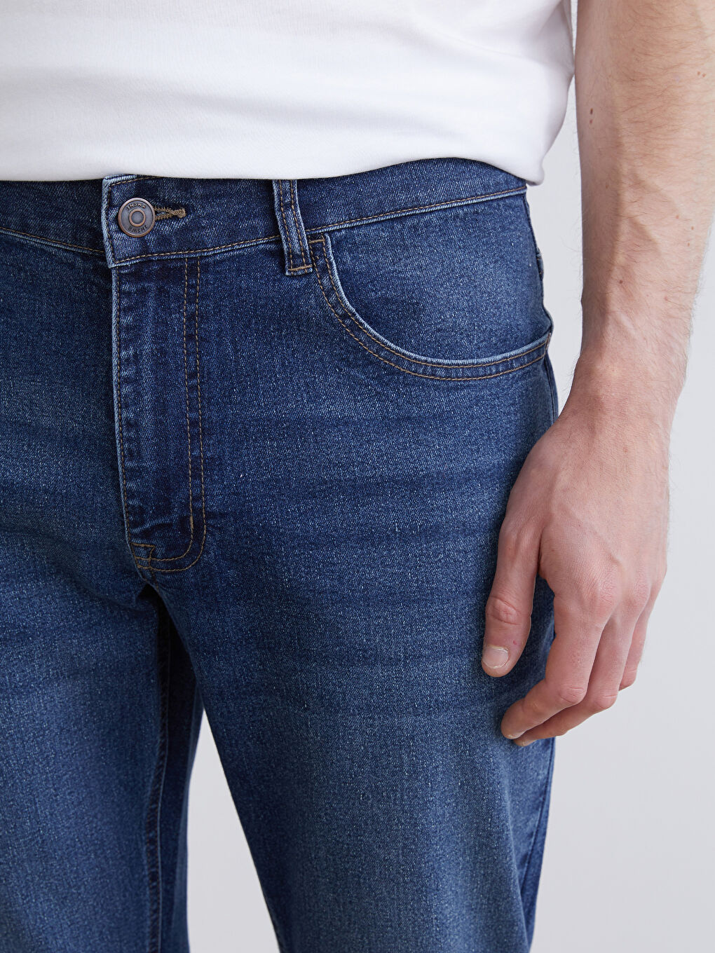 მამაკაცები მუქი ლურჯი ჯინსი-2