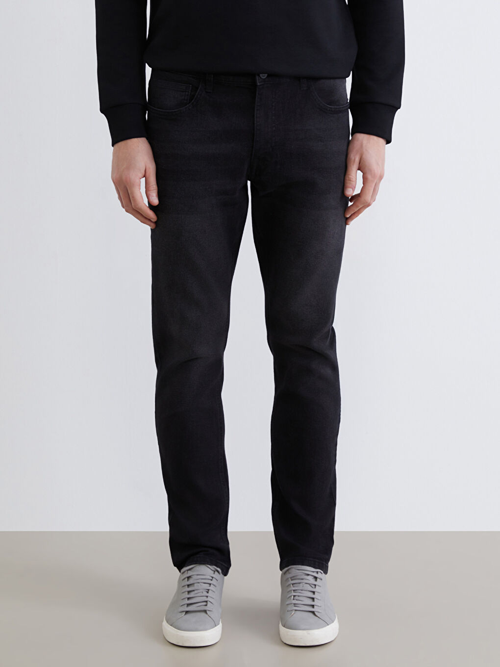 მამაკაცები შავი ჯინსი-1