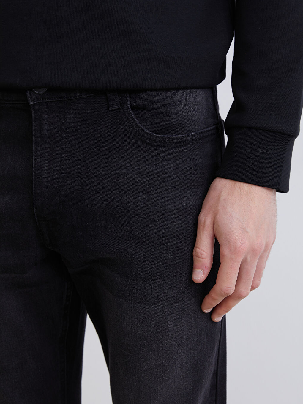 მამაკაცები შავი ჯინსი-2