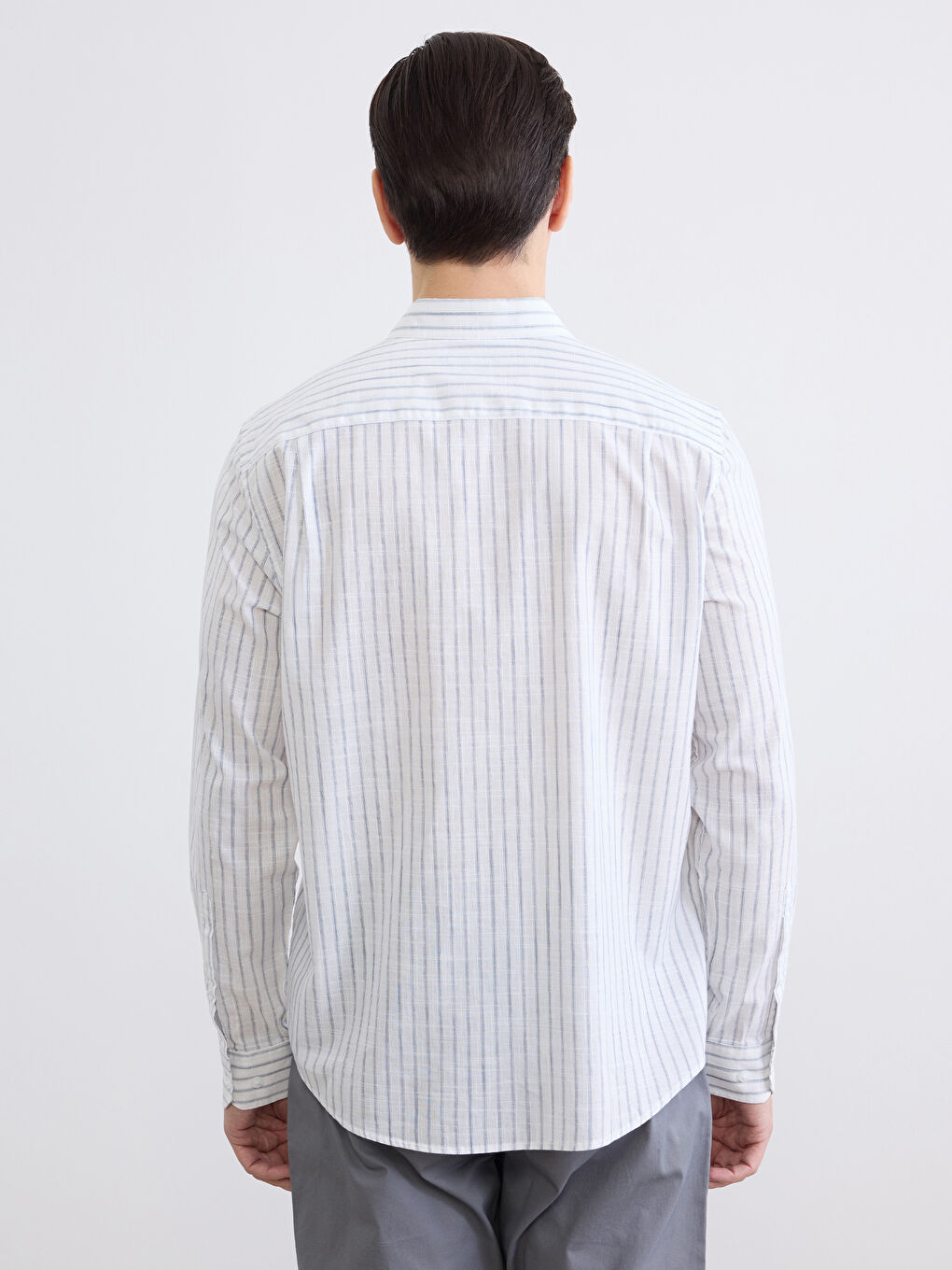 قميص بوبلين مُخَطَّط بقصة عادية للرجال-3