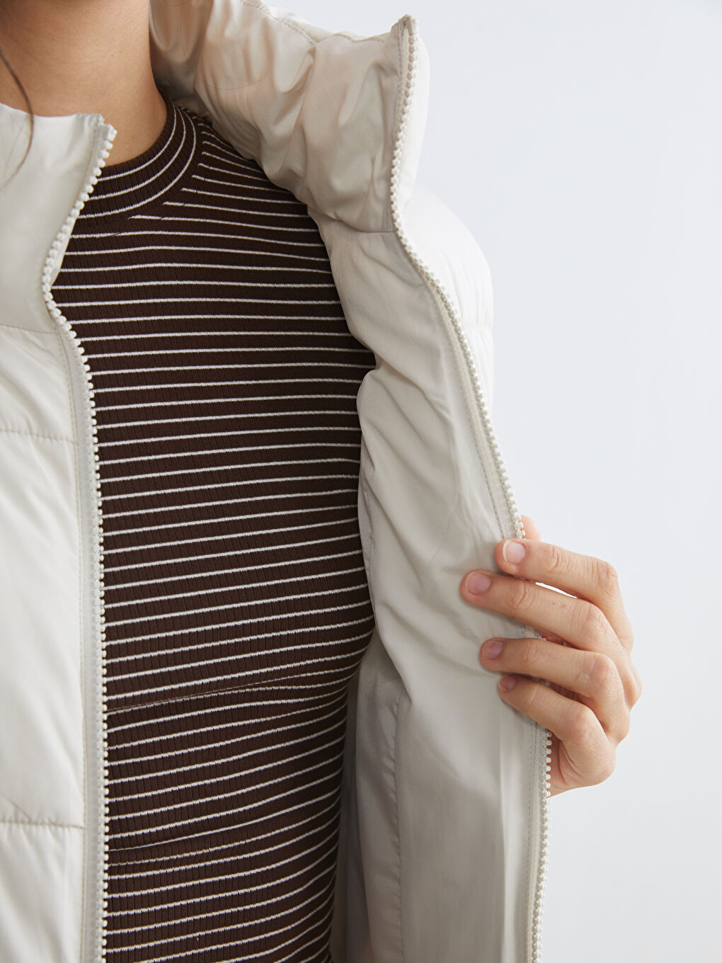 Bej Dik Yaka Kadın Şişme Yelek-3