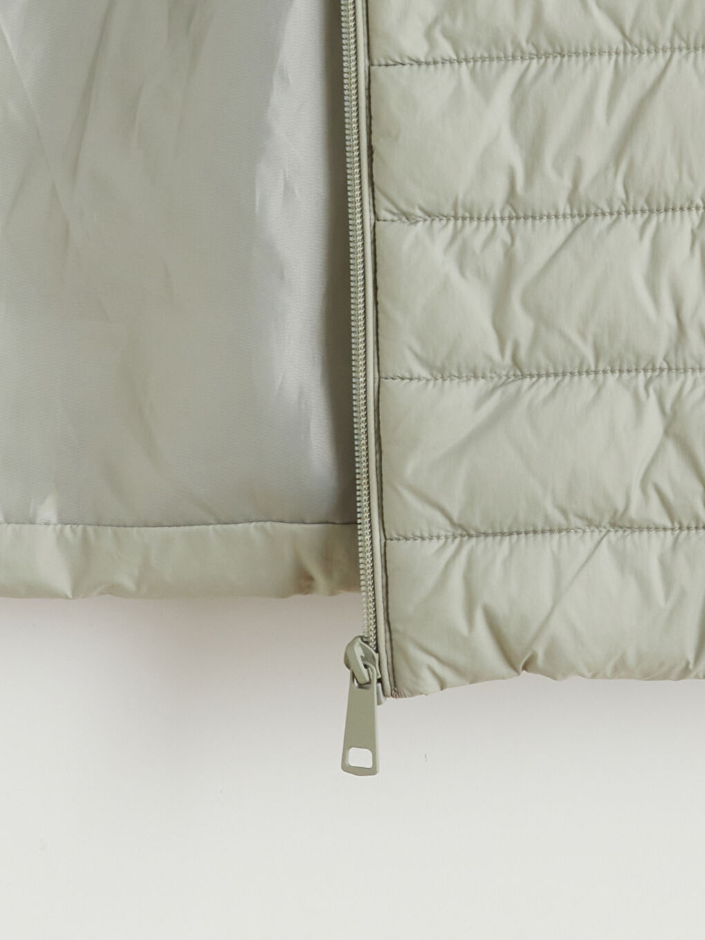 Women's Stand Collar Puffer Vest-7