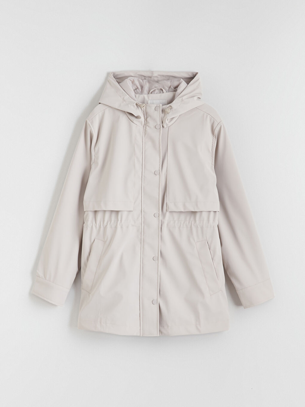 Bej Kapüşonlu Kadın Deri Görünümlü Yağmurluk-5