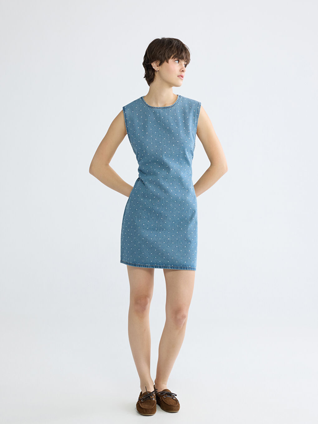 Rochie Mini din Denim cu Guler Rotund și Încrustată cu Ștrasuri-1