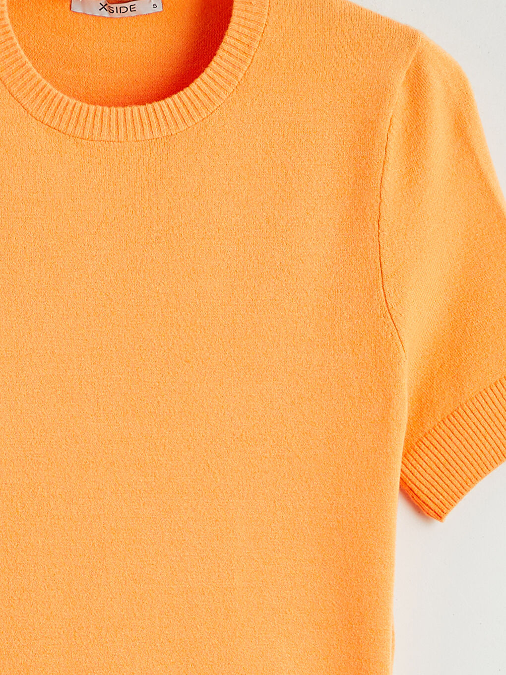 ქალთა მრგვალი ყელიანი ნაქსოვი სვიტერი-5