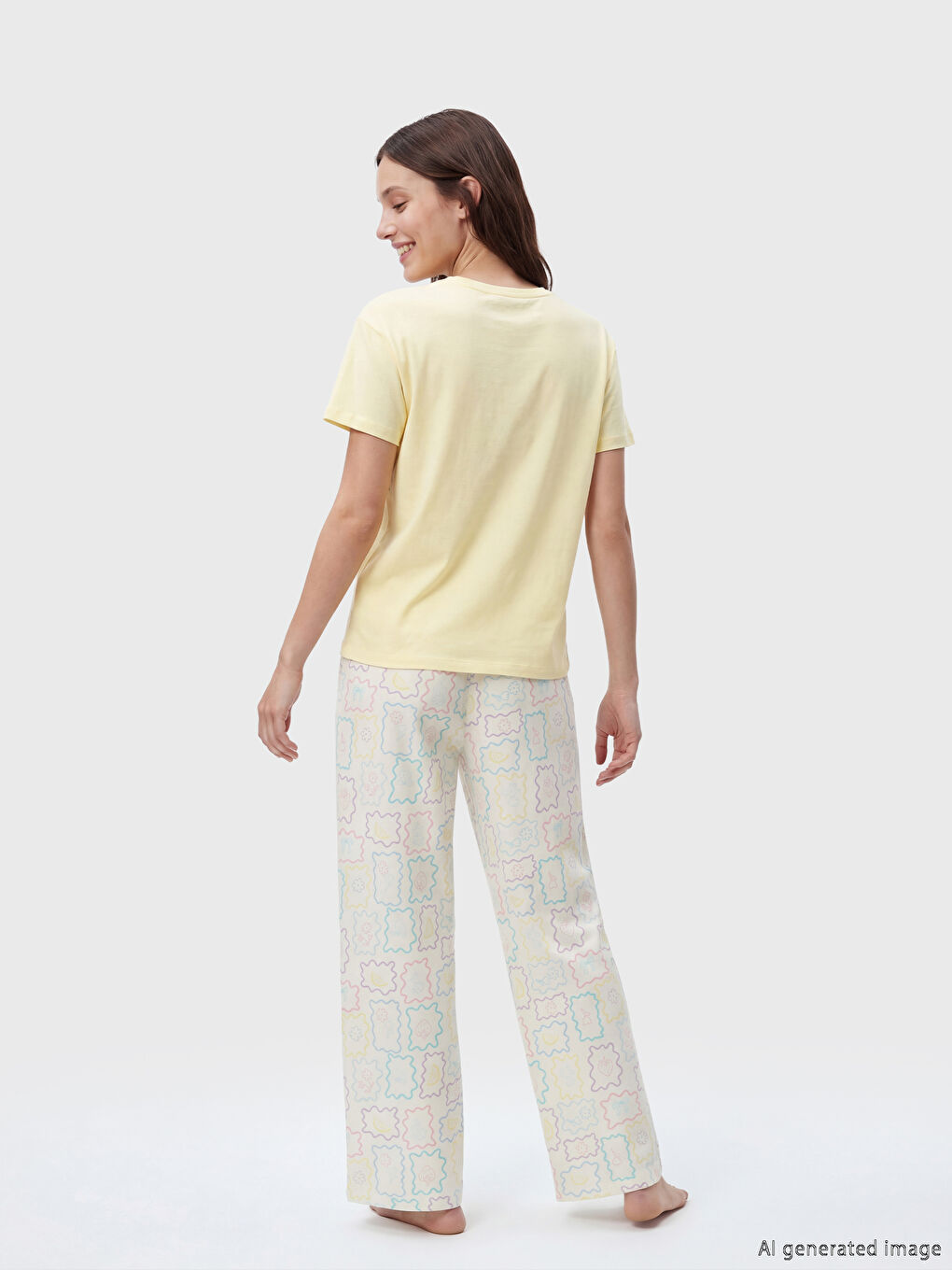 Ekru Bisiklet Yaka Baskılı Kadın Pijama Takım-3