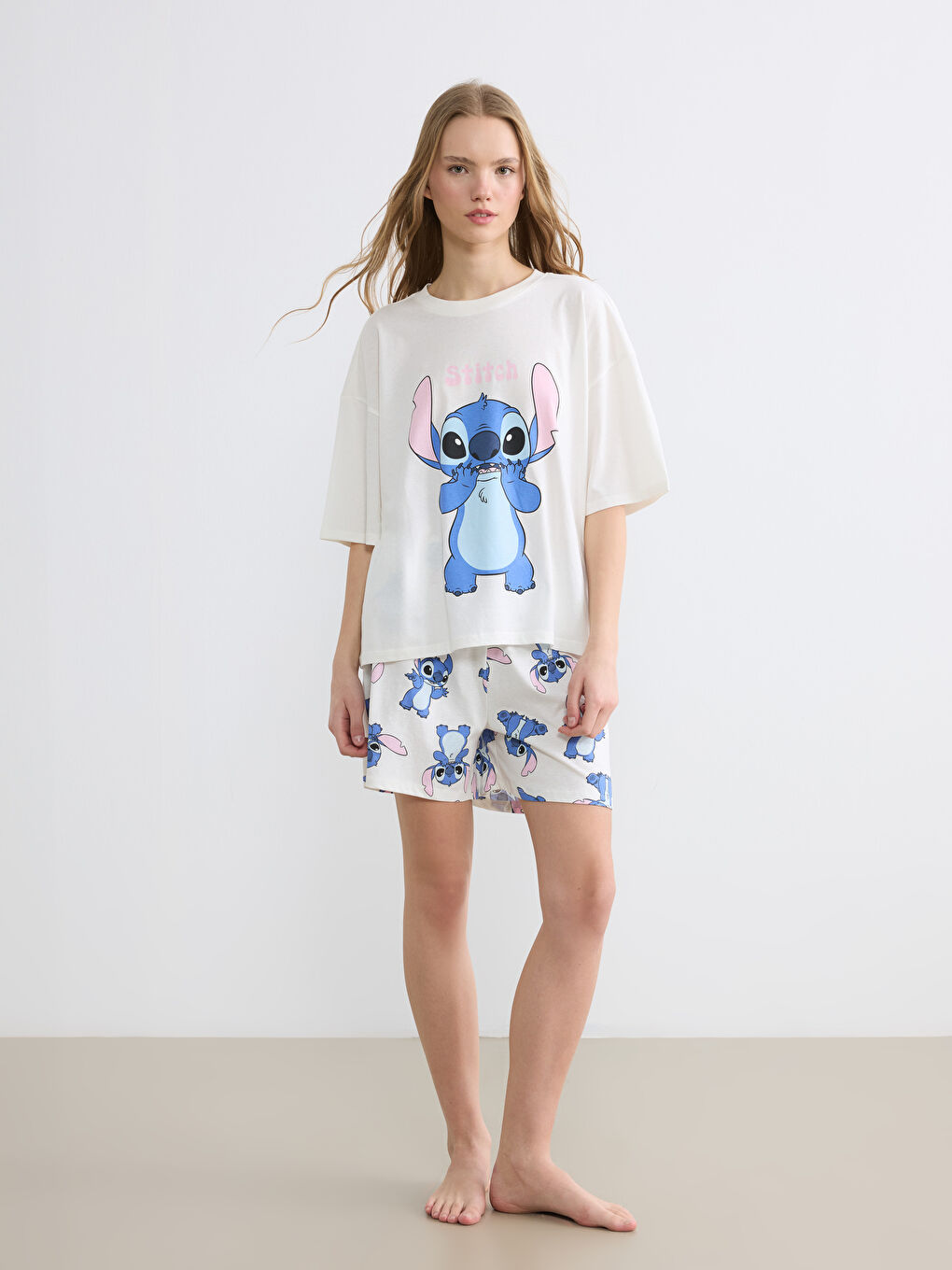 Ekru Stitch Baskılı Kadın Şortlu Pijama Takımı-1
