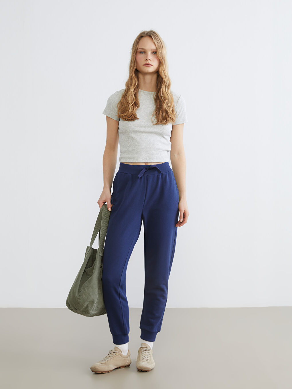 Дамски джогър панталони с еластичен колан