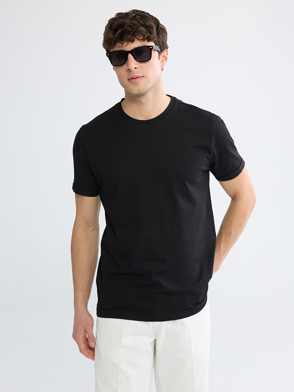 Siyah Slim Fit Bisiklet Yaka Erkek Tişört