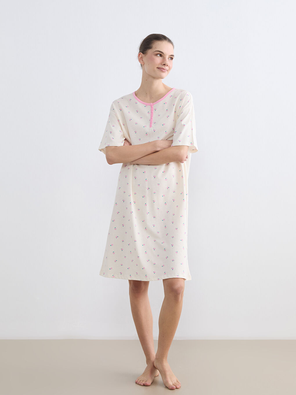Ekru Bisiklet Yaka Çiçekli Kadın Gecelik