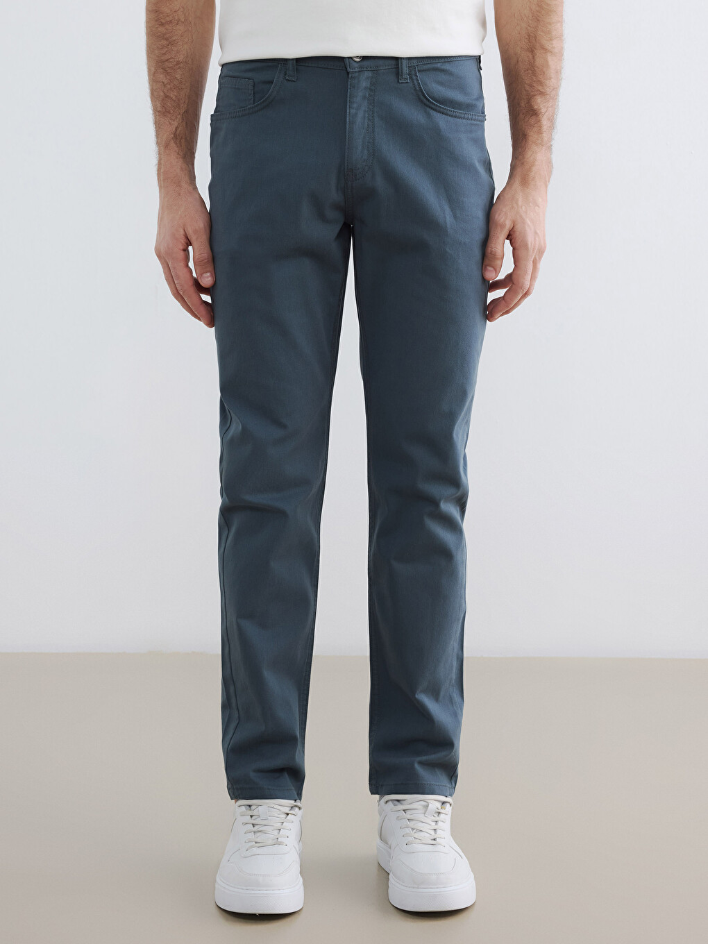 Pantalon chino homme en gabardine coupe slim-1