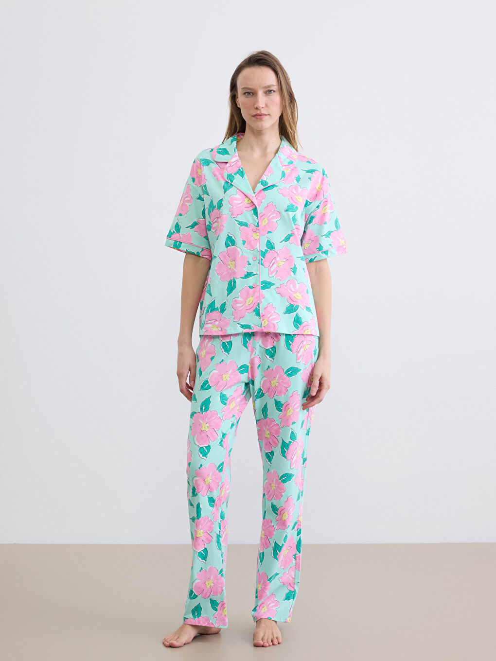 Turkuaz Gömlek Yaka Çiçekli Kadın Pijama Takımı-1