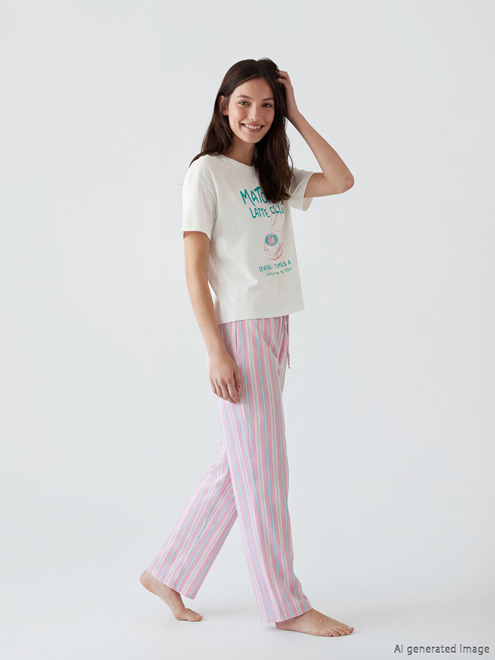 Karışık Bisiklet Yaka Baskılı Kadın Pijama Takım