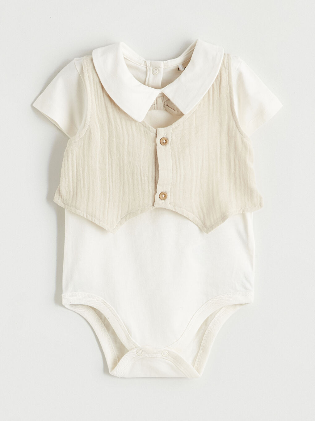 Ekru Yelek Görünümlü Müslin Erkek Bebek Takım-1