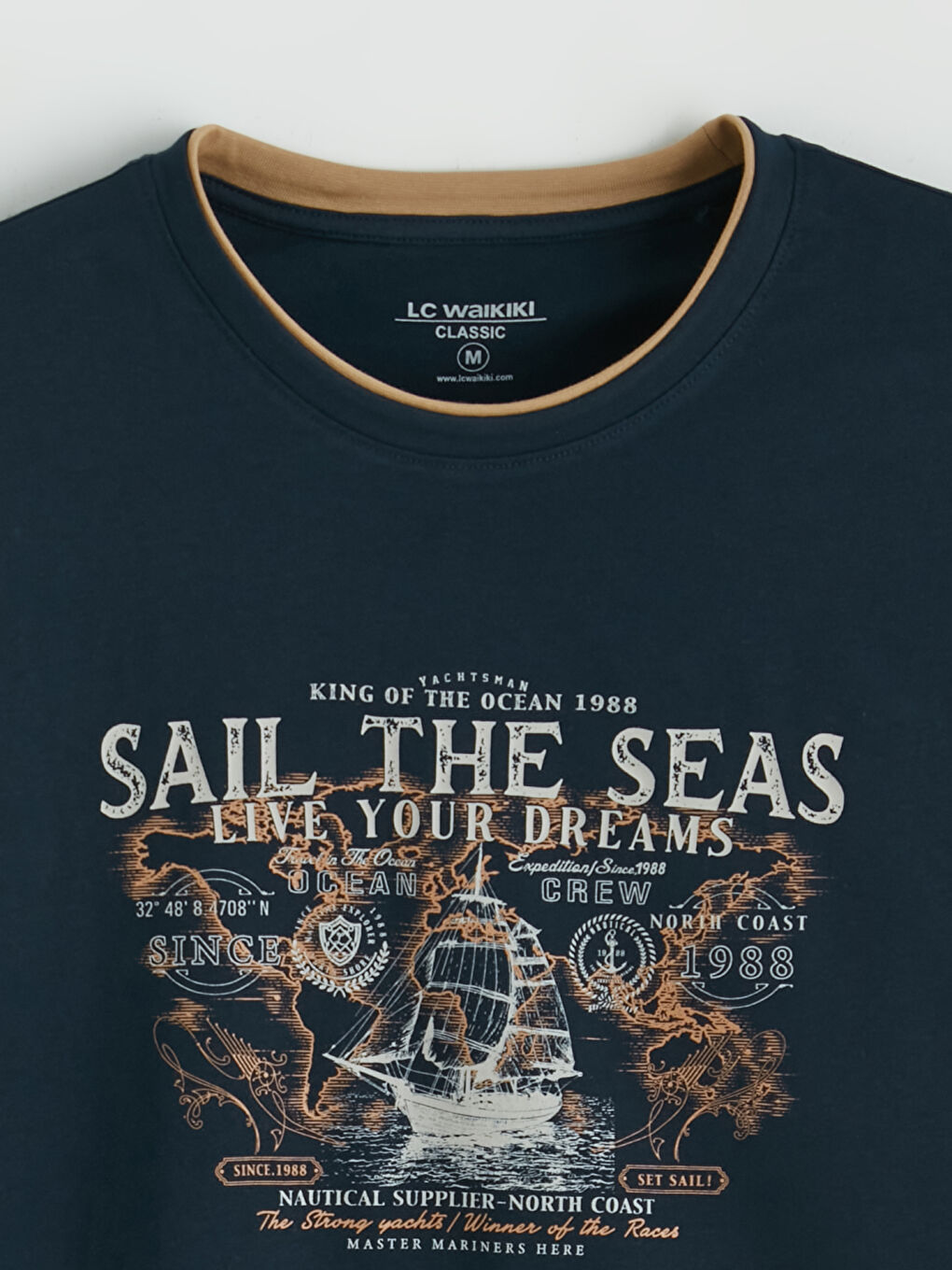 მამაკაცები მუქი ლურჯი მაისურები და ზედები-5