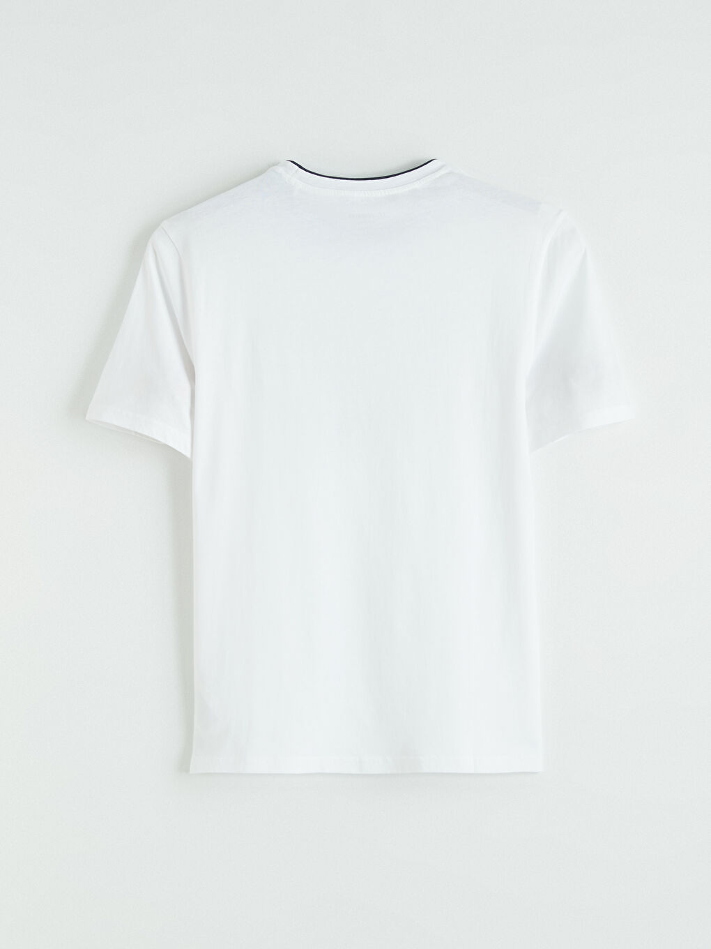 მამაკაცები თეთრი მაისურები და ზედები-6