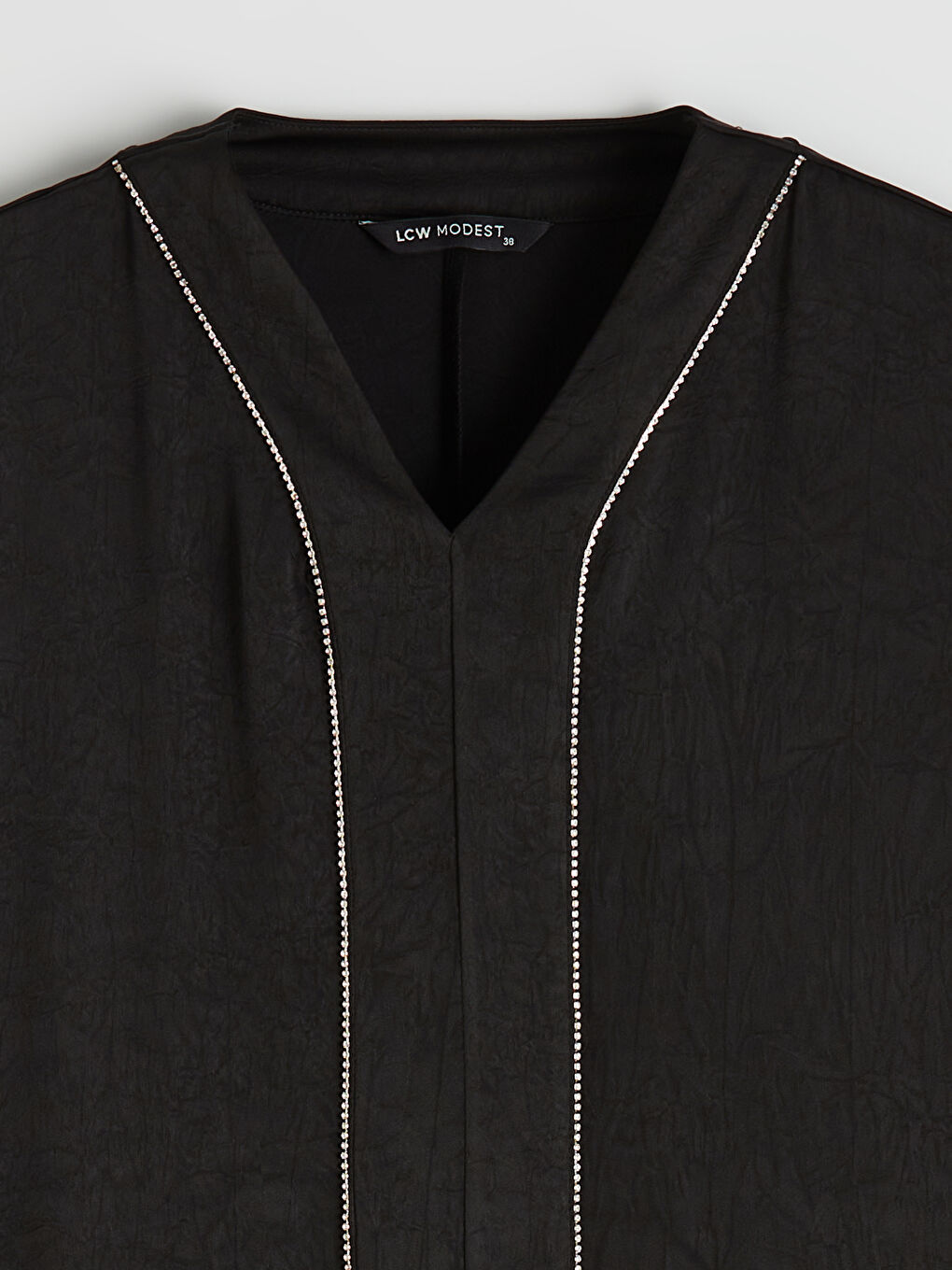 فستان ساتان أوفراسايز مزين بحبات الراين بياقة على شكل حرف V-6