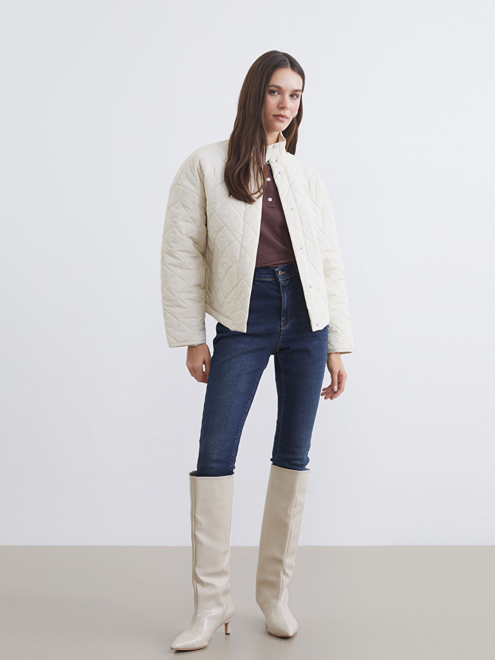 معطف منفوخ بيج فاتح / ايكرو امرأة-1