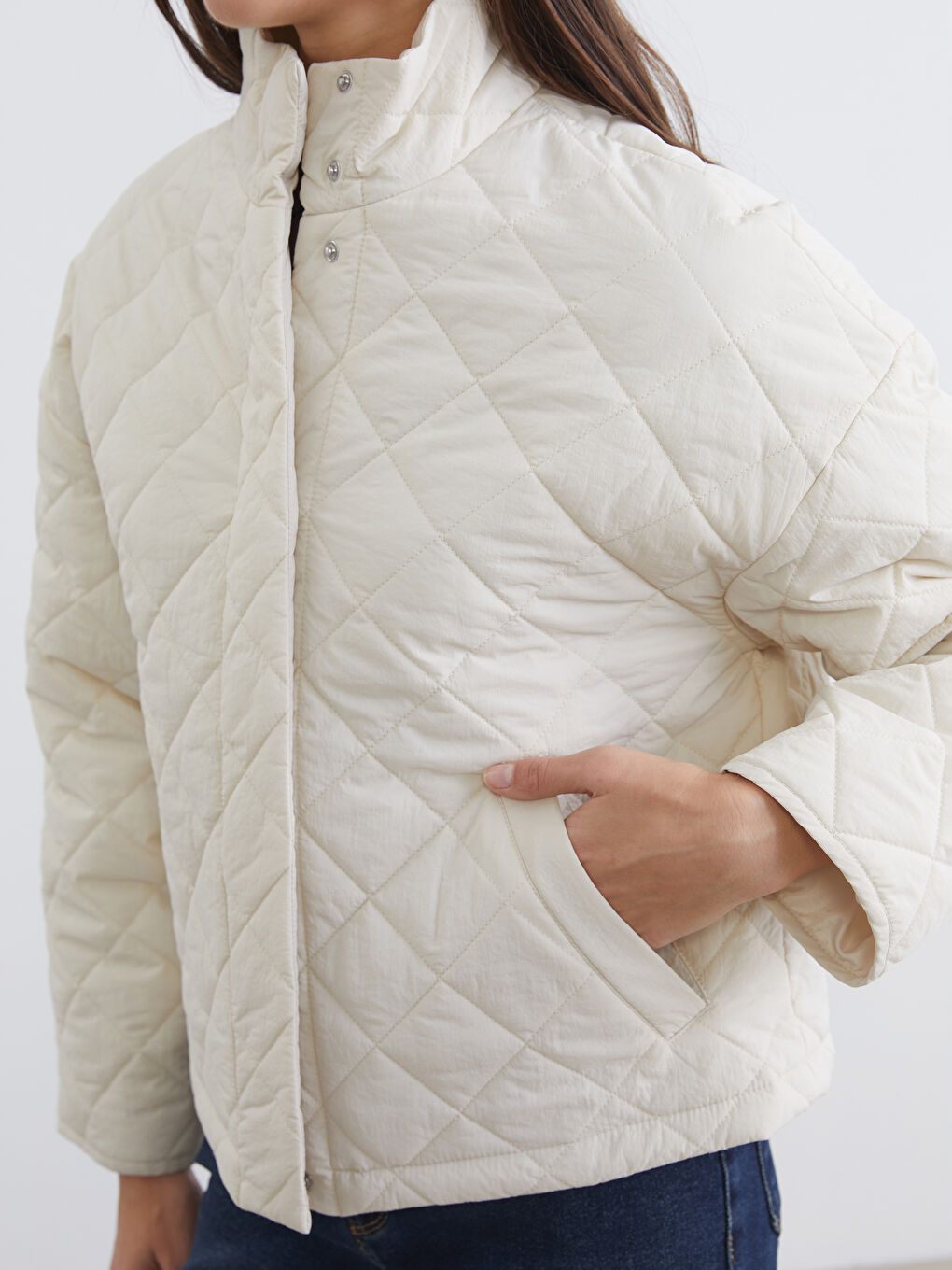 معطف منفوخ بيج فاتح / ايكرو امرأة-3