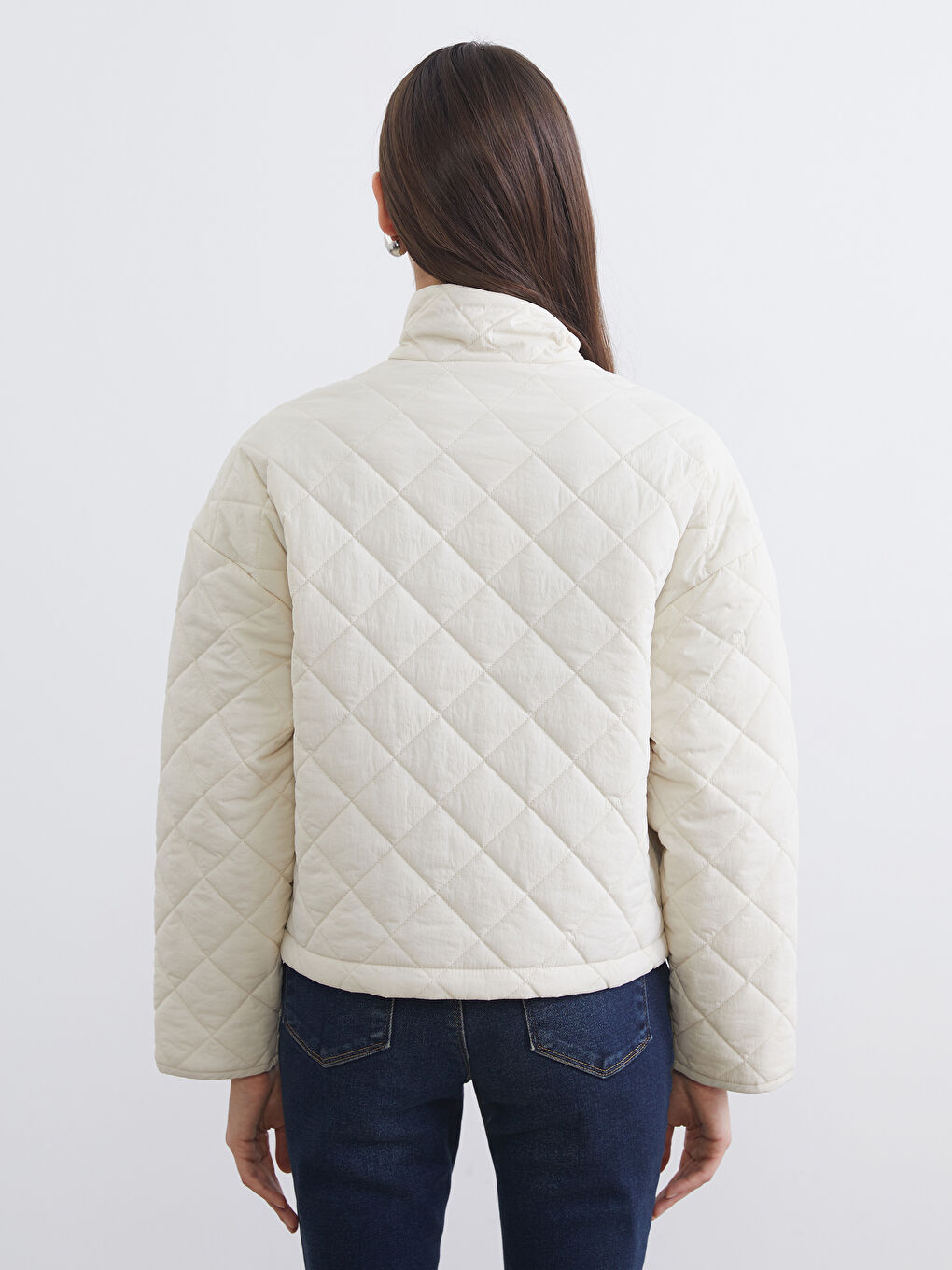 معطف منفوخ بيج فاتح / ايكرو امرأة-4