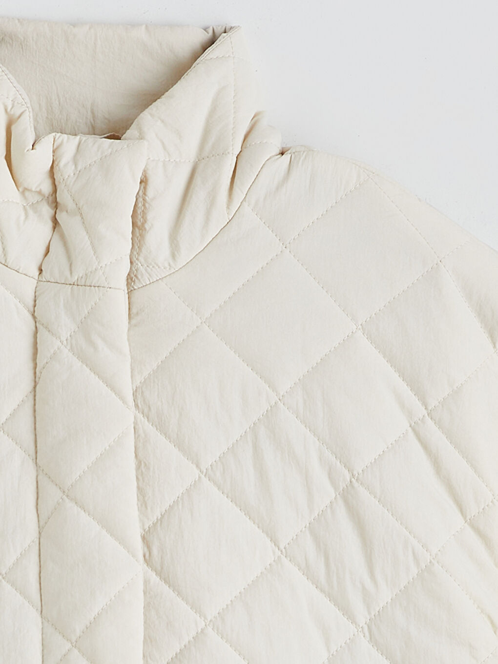 معطف منفوخ بيج فاتح / ايكرو امرأة-7