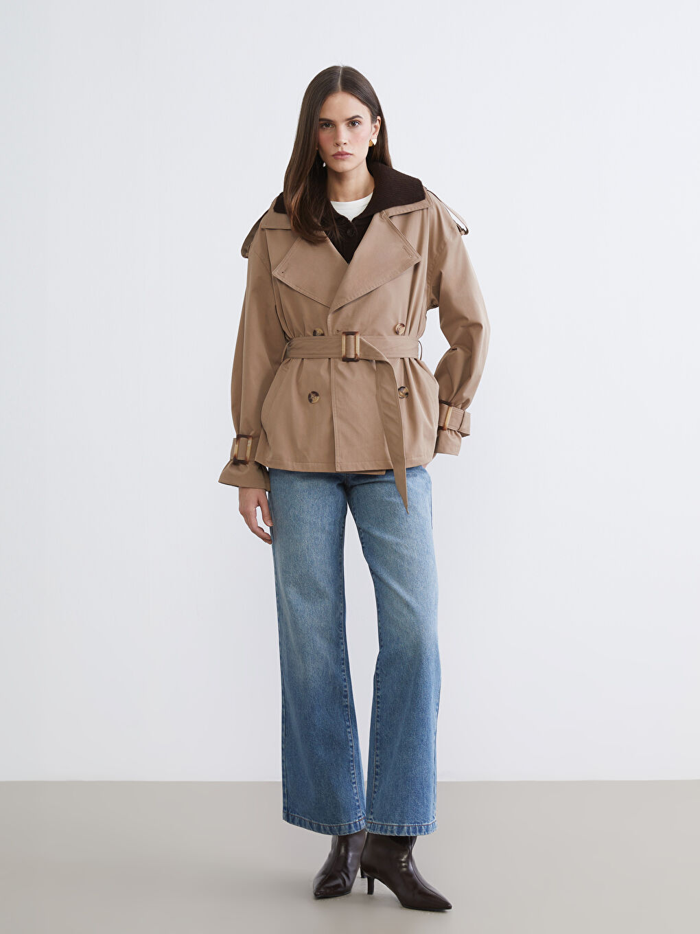 Bej Kruvaze Yaka Kadın Trençkot-1