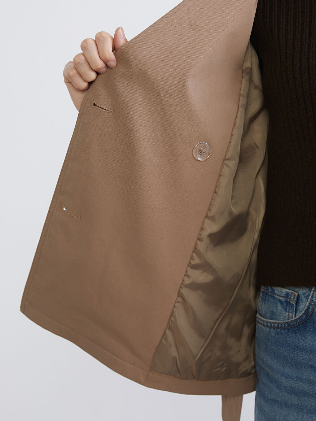 Bej Kruvaze Yaka Kadın Trençkot-3