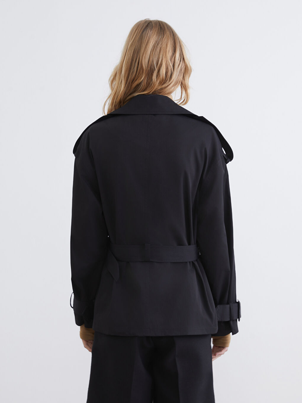 Siyah Kruvaze Yaka Kadın Trençkot-4