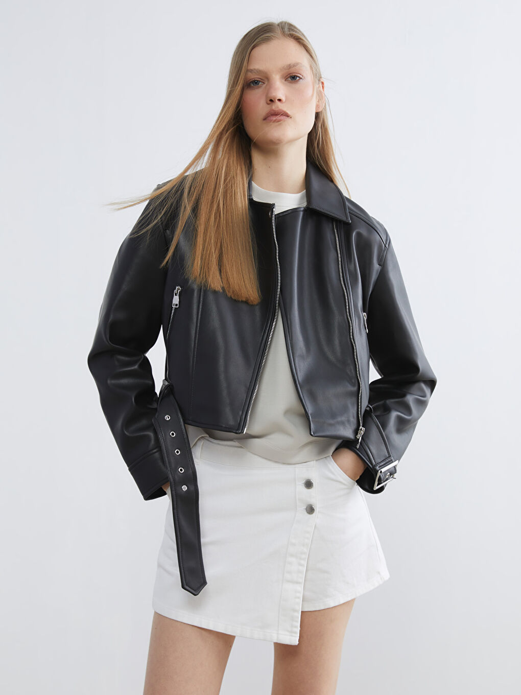 جاكيت جلد صناعي أسود امرأة
