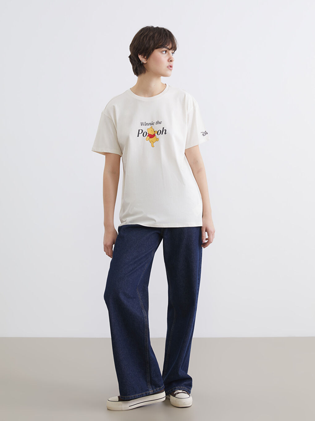 T-shirt pour Femmes à Col Rond Imprimé Winnie l'ourson-1