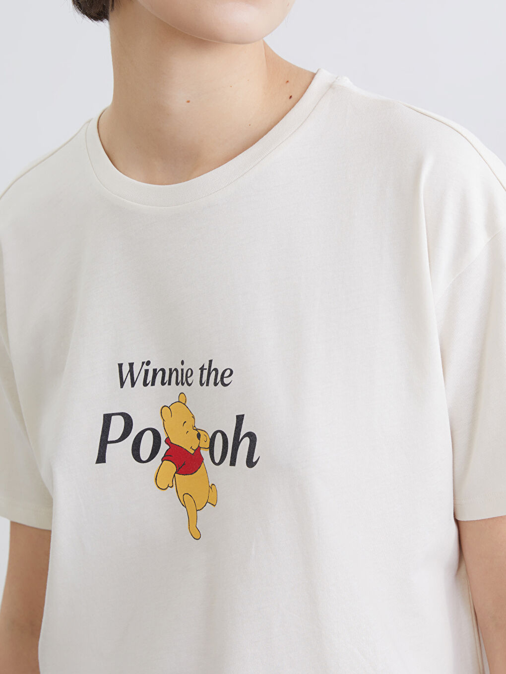 T-shirt pour Femmes à Col Rond Imprimé Winnie l'ourson-2