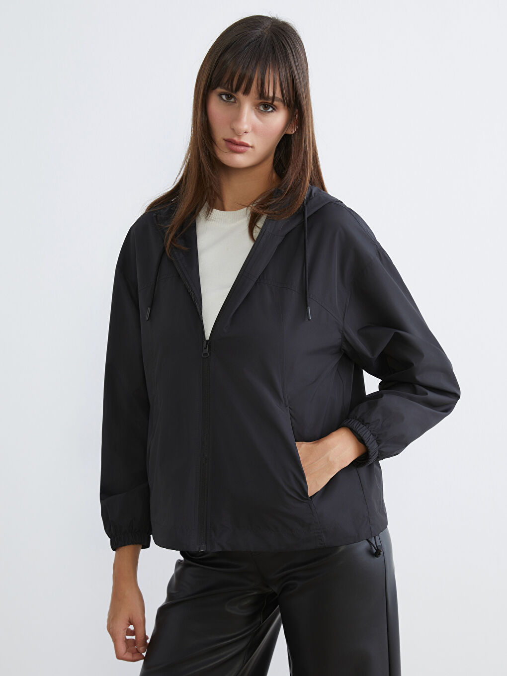 Siyah Kapüşonlu Oversize Kadın Yağmurluk