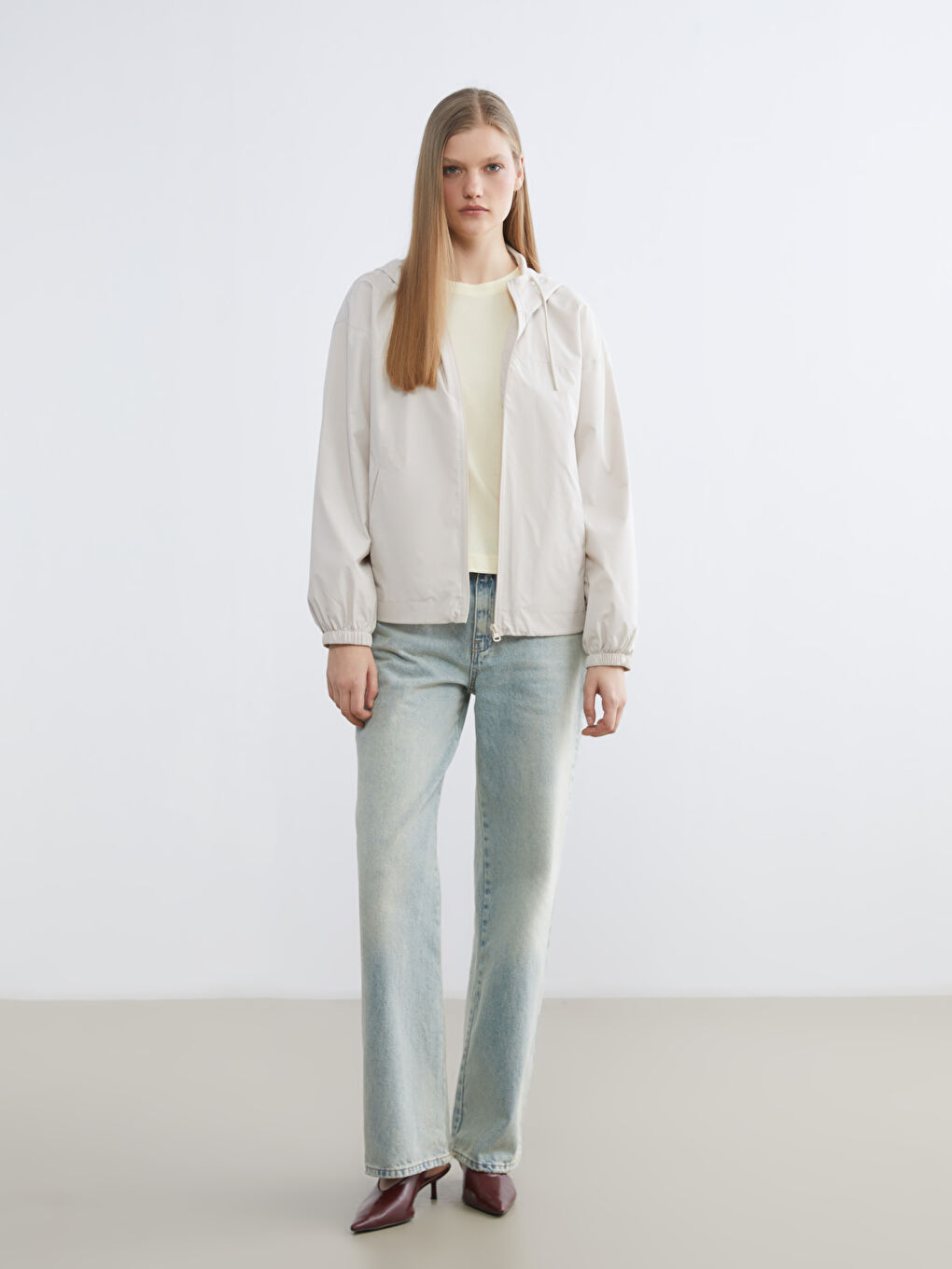 Bej Kapüşonlu Oversize Kadın Yağmurluk-1