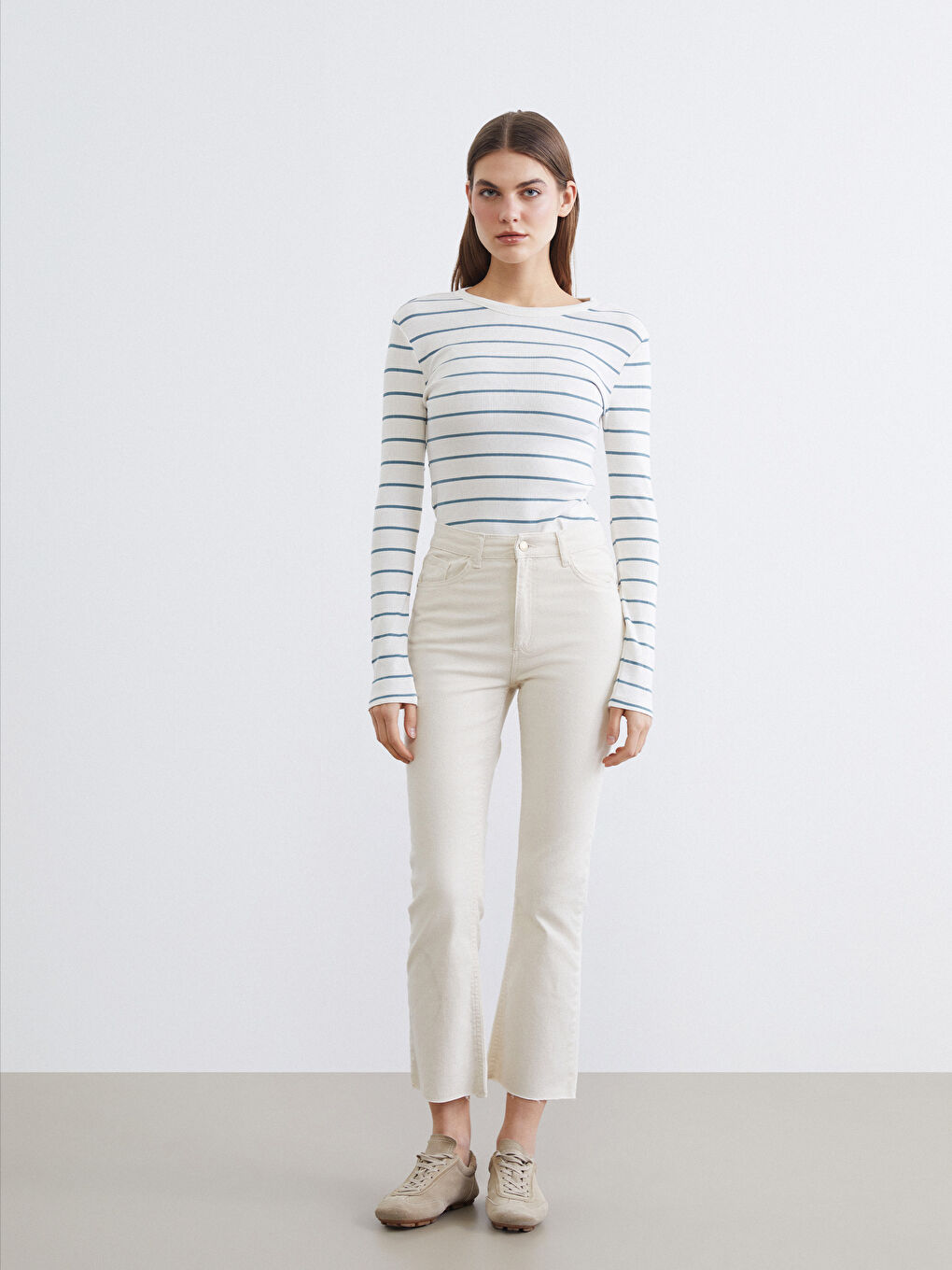 Әйелдерге арналған жолақты дөңгелек жағалы боди-1